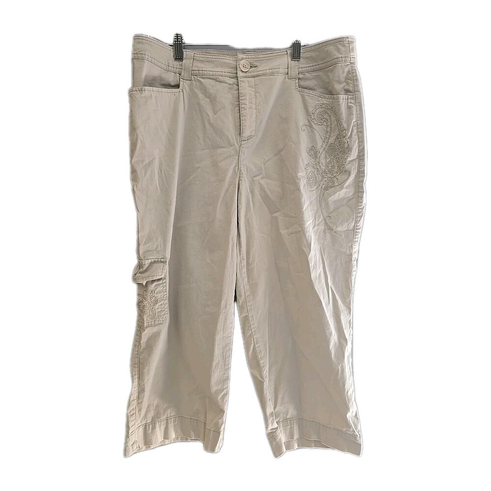 Croft & Barrow Beige Embroidered Straight Leg Cropped Pants Womans‎ Size 12